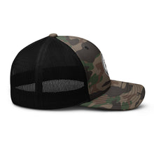 Load image into Gallery viewer, Pando Commando Camouflage trucker hat